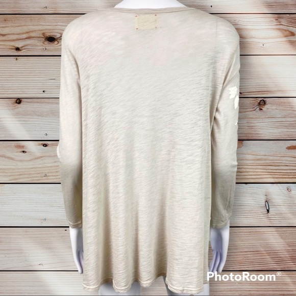 Anthropologie t.la over sized long sleeve crew tee with printed design sz Small - Picture 3 of 6
